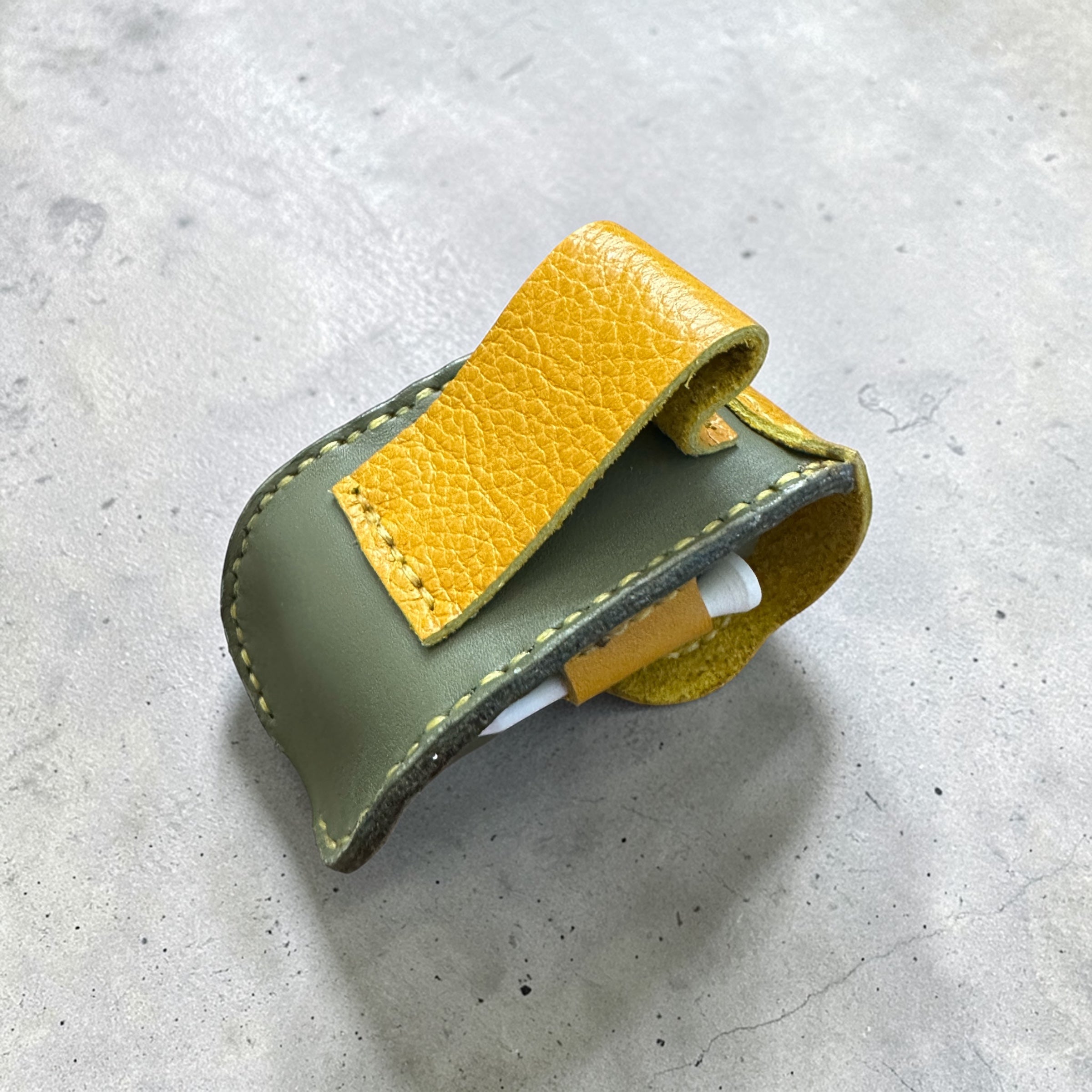 The "Augusta Heritage" Leather Golf Pouch