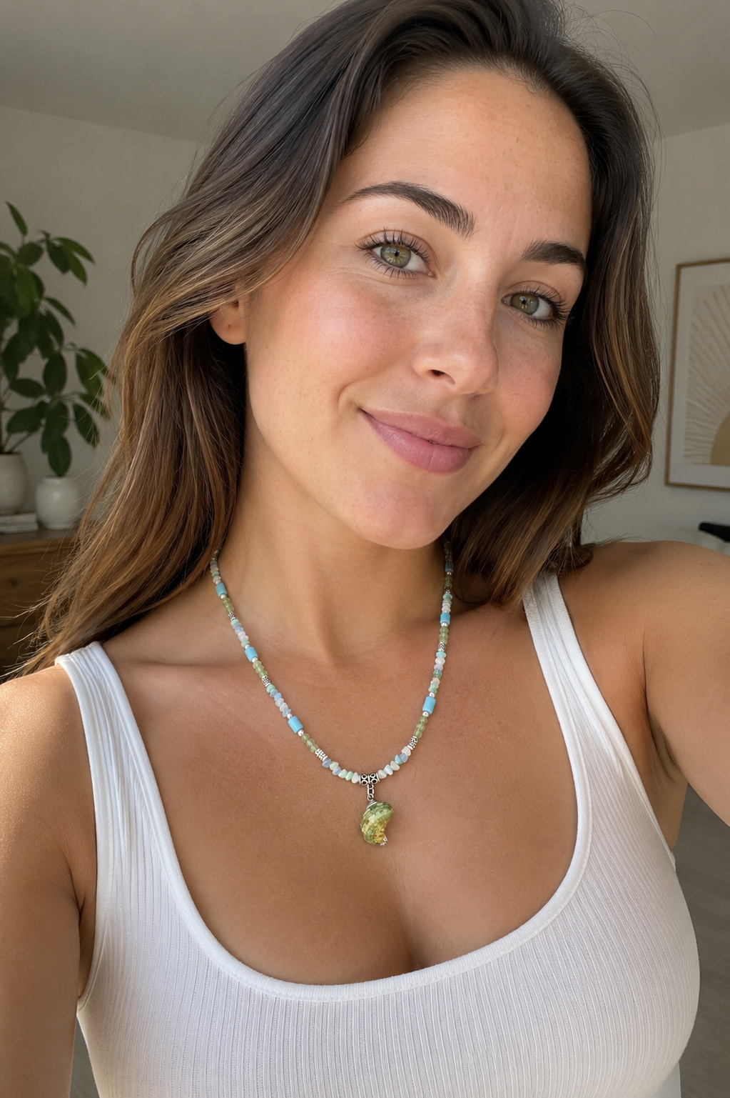 Embrace the Ocean Breeze: Handcrafted Shell Beaded Necklace
